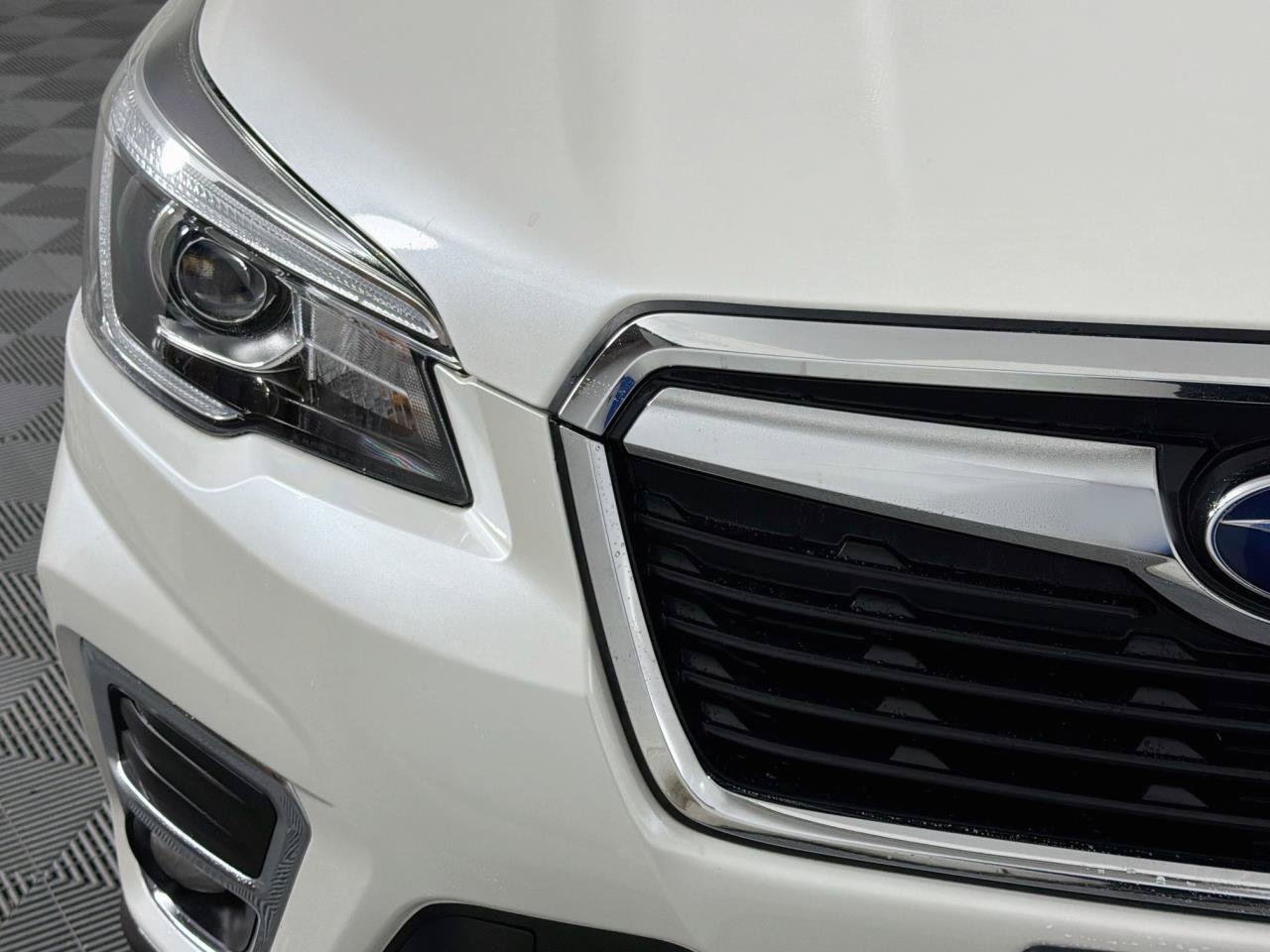 Used 2019 Subaru Forester Limited AWD/4WD image 3