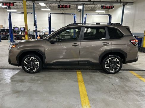 Certified 2025 Subaru Forester Premium image 5