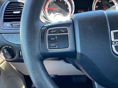 Used 2019 Dodge Grand Caravan SE w/ UConnect Hands-Free Group FWD image 19