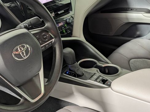 Used 2022 Toyota Camry LE FWD image 22