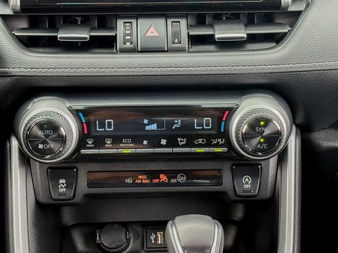 Used 2023 Toyota RAV4 XLE Premium image 27