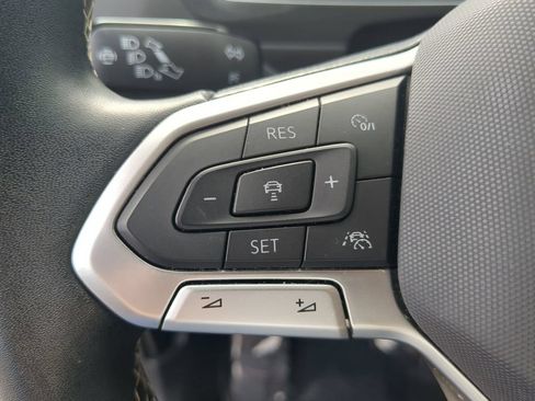 Used 2022 Volkswagen Tiguan SE FWD image 26