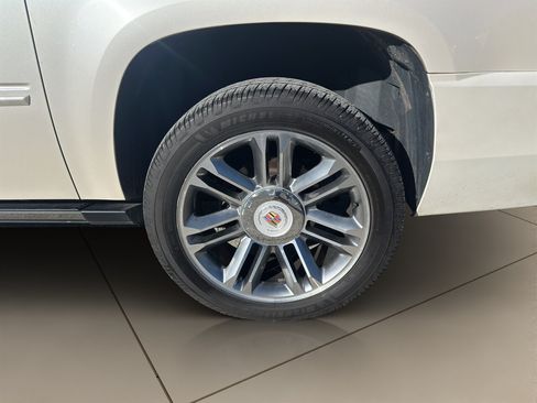 Used 2014 Cadillac Escalade ESV Premium AWD/4WD image 36