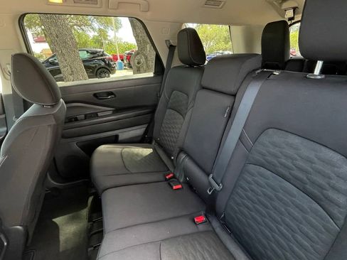 Used 2024 Nissan Pathfinder SV FWD image 24