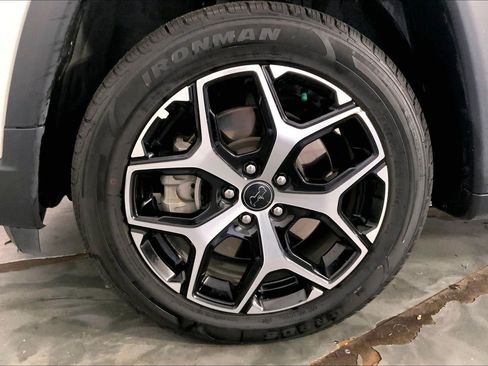 Used 2025 Jeep Compass Limited AWD/4WD image 9