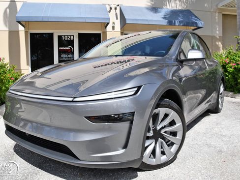 Used 2026 Tesla Model Y AWD image 31