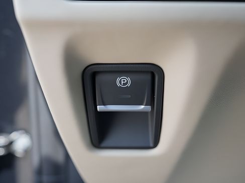 Used 2025 Acura MDX SH-AWD w/ Technology Package image 35