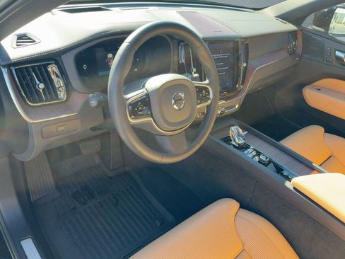 Certified 2023 Volvo XC60 B5 Ultimate w/ Climate Package image 4