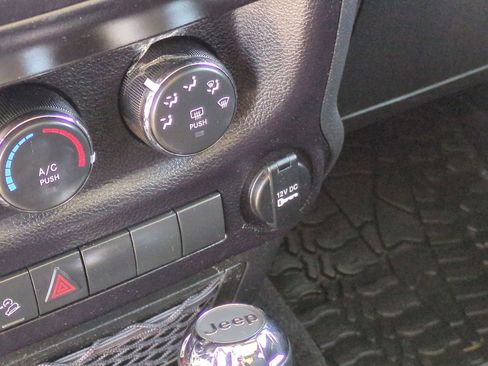 Used 2017 Jeep Wrangler Unlimited Sport image 37