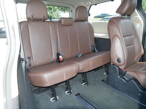 Used 2017 Toyota Sienna Limited Premium AWD/4WD image 20