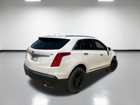 Used 2017 Cadillac XT5 Luxury w/ Driver Awareness Package image 5