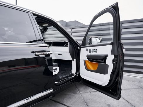 Used 2026 Rolls-Royce Cullinan image 25