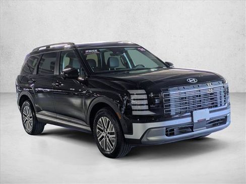Used 2026 Hyundai Palisade SEL Premium FWD image 3