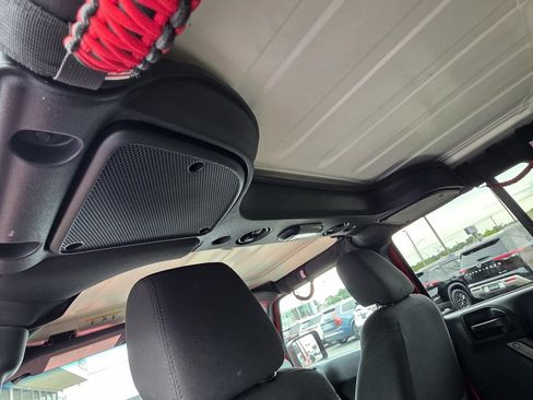 Used 2018 Jeep Wrangler Unlimited Sport S AWD/4WD image 10