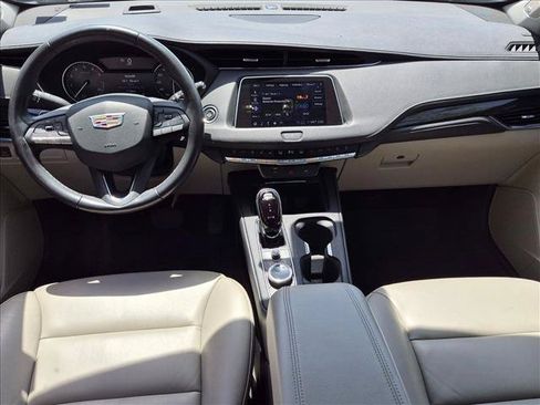 Used 2023 Cadillac XT4 Premium Luxury FWD image 17