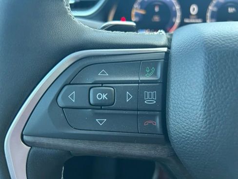 New 2025 Jeep Grand Cherokee L Limited w/ Luxury Tech Group II image 18