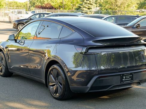 Used 2026 Tesla Model Y 2WD image 5