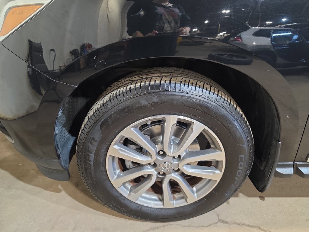 Used 2015 Nissan Pathfinder SL FWD image 18
