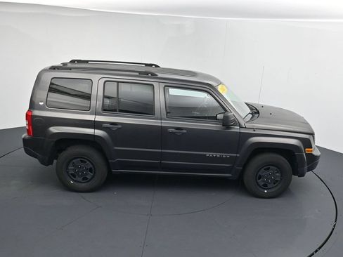 Used 2017 Jeep Patriot Sport AWD/4WD image 27