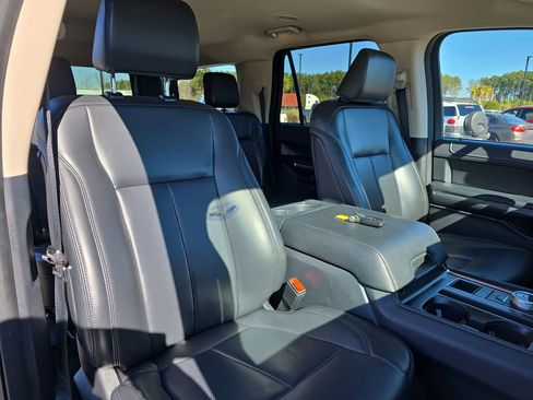 Used 2024 Ford Expedition Max XLT image 13