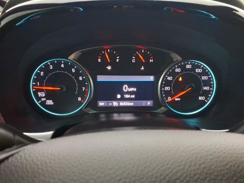 Used 2023 Chevrolet Traverse LT image 25