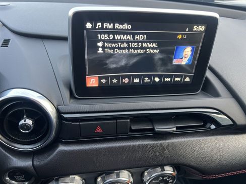 Used 2017 MAZDA MX-5 Miata RF Grand Touring image 18