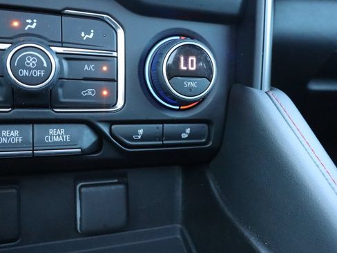 Used 2022 Chevrolet Tahoe RST AWD/4WD image 11