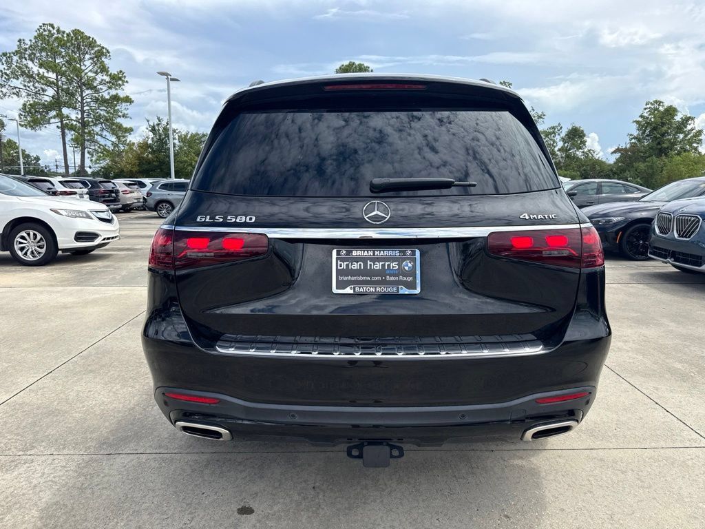 Used 2024 Mercedes-Benz GLS 580 4MATIC image 4