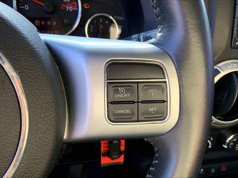 Used 2017 Jeep Wrangler Unlimited Rubicon AWD/4WD image 22