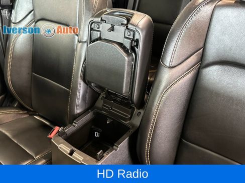 Used 2026 Jeep Wrangler Unlimited Sahara AWD/4WD image 21