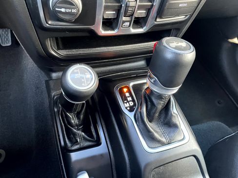 Used 2022 Jeep Wrangler Unlimited Sahara image 18