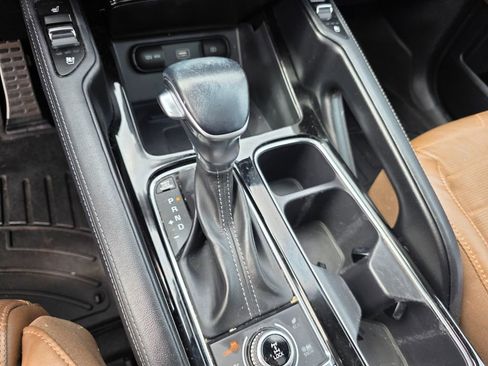 Used 2022 Kia Telluride SX w/ SX Prestige Package image 19