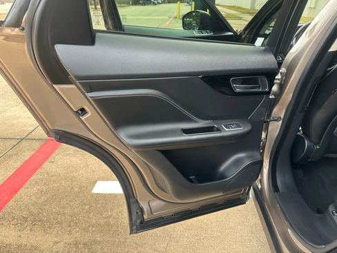 Used 2017 Jaguar F-PACE R-Sport image 21