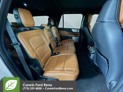 Used 2019 Lincoln Navigator Reserve image 30