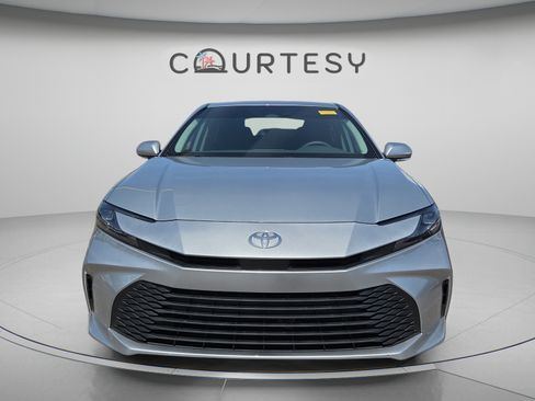 Used 2026 Toyota Camry LE FWD image 4