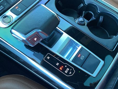 Used 2023 Audi Q8 Premium Plus w/ Premium Plus Package image 16