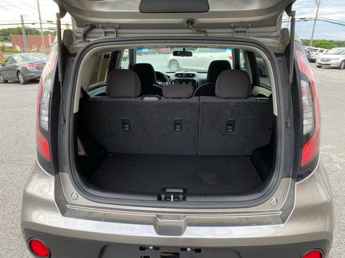 Used 2018 Kia Soul FWD image 16