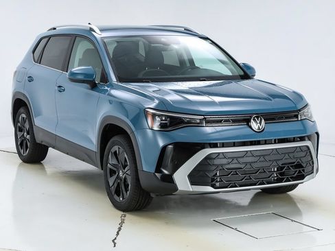 New 2026 Volkswagen Taos SE FWD image 15