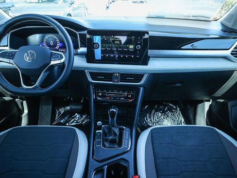 New 2025 Volkswagen Taos SE image 26