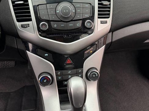 Used 2015 Chevrolet Cruze LT image 23