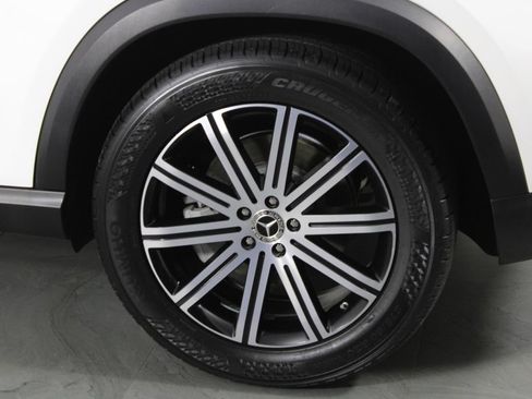 Used 2024 Mercedes-Benz GLE 450 4MATIC image 13