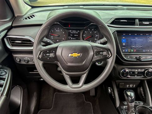 Used 2023 Chevrolet TrailBlazer LT w/ Convenience Package AWD/4WD image 16