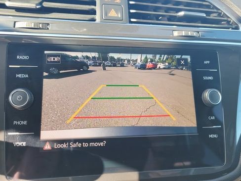 Used 2023 Volkswagen Tiguan SE FWD image 21