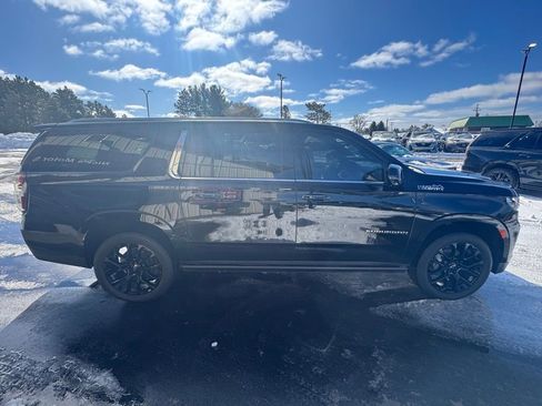 Used 2022 Chevrolet Suburban High Country image 4