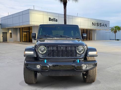 Used 2024 Jeep Wrangler High Altitude AWD/4WD image 10