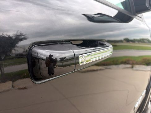Used 2021 RAM 1500 Laramie AWD/4WD image 29