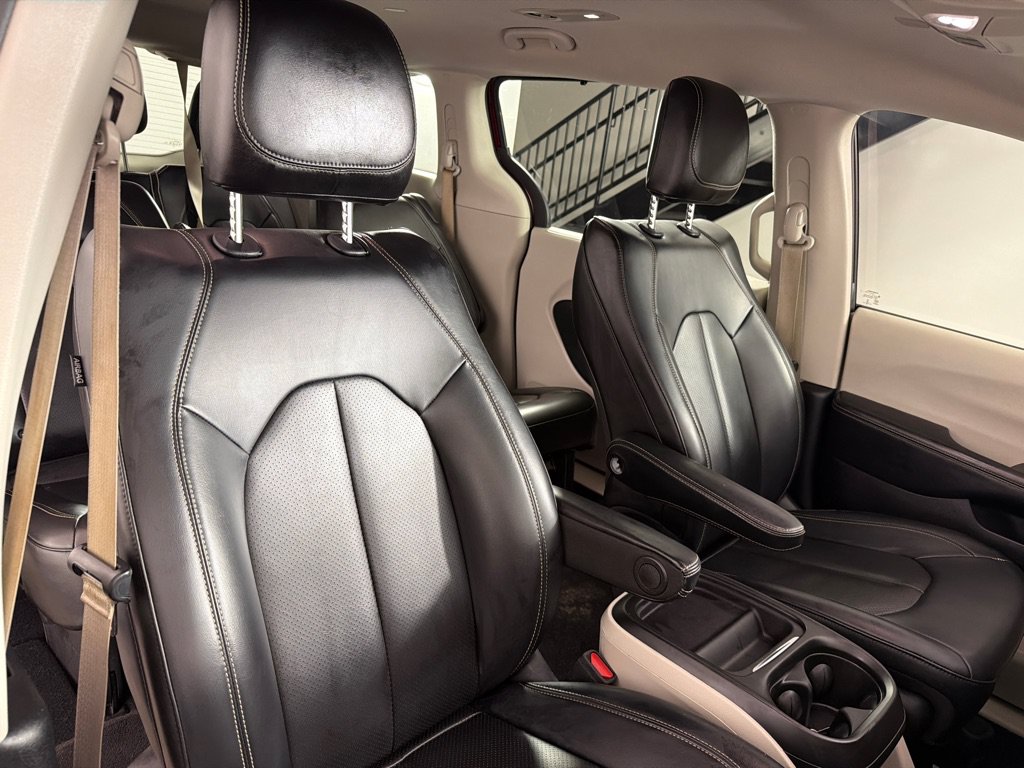Used 2020 Chrysler Voyager Lxi FWD image 21