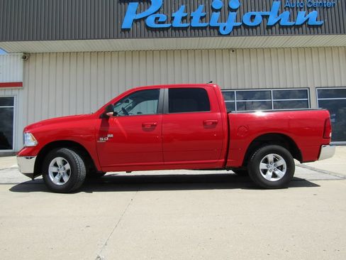 Used 2019 RAM 1500 Classic SLT w/ Luxury Group AWD/4WD image 11