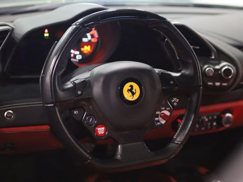 Used 2018 Ferrari 488 GTB RWD image 27