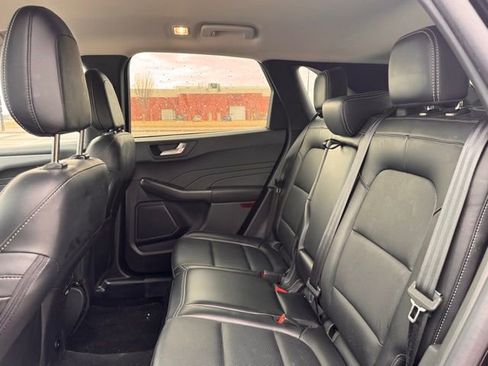 Used 2025 Ford Escape Platinum image 28